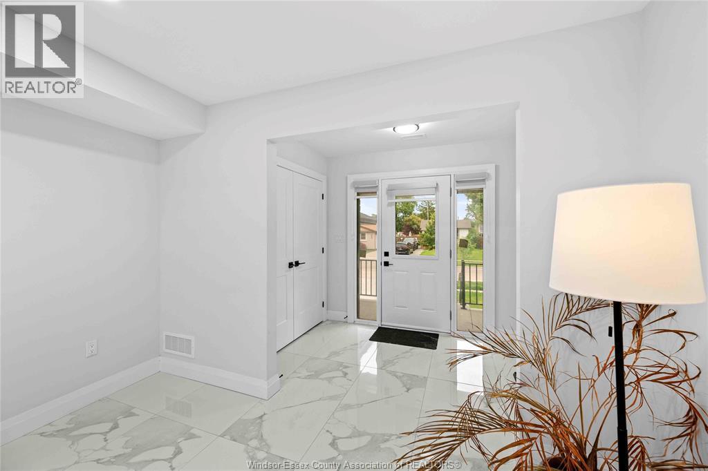 1019 Glidden, Windsor, ON - Indoor Photo Showing Other Room