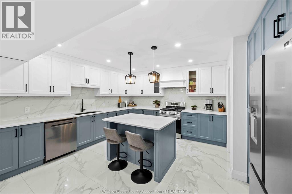 1019 Glidden, Windsor, ON - Indoor Photo Showing Kitchen With Upgraded Kitchen