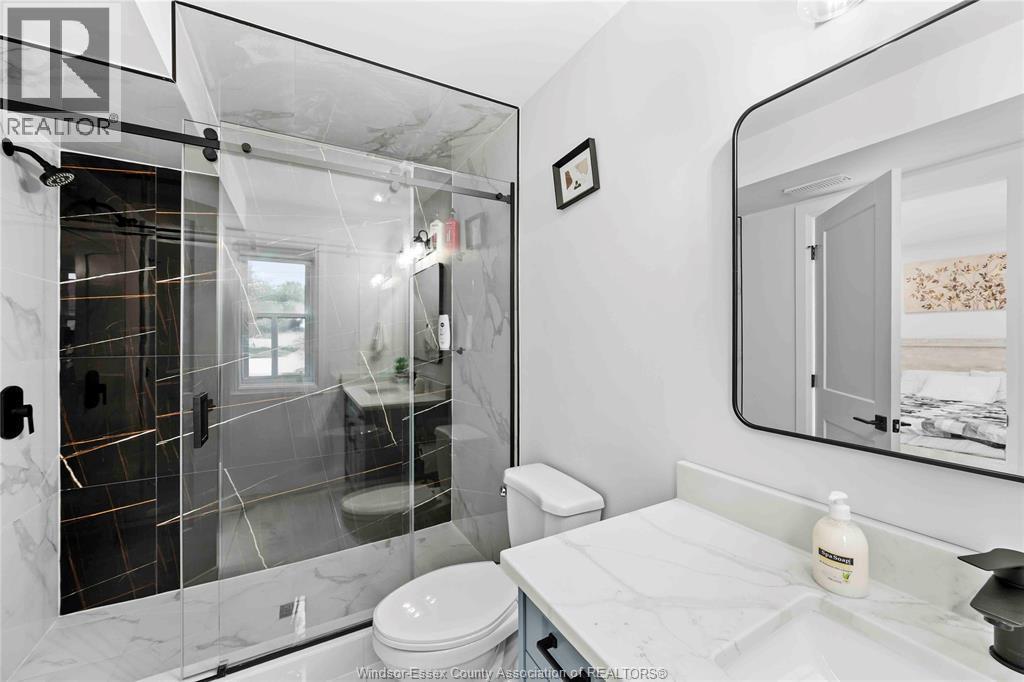 1019 Glidden, Windsor, ON - Indoor Photo Showing Bathroom