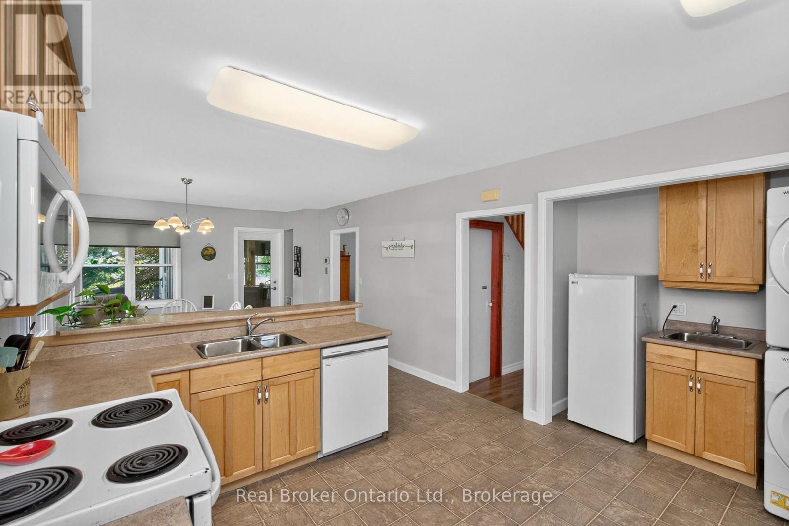 Kitchen - 150 Lafontaine Road E, Tiny, ON - Indoor Photo Showing Kitchen With Double Sink