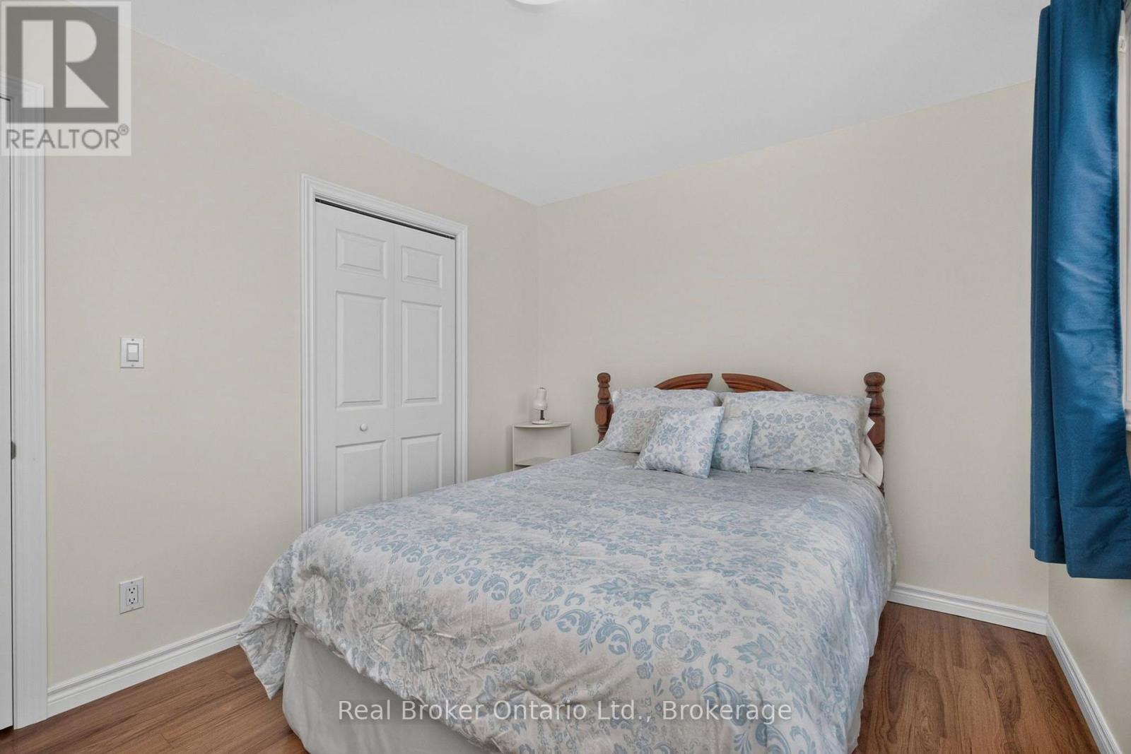 Bedroom 2 - 150 Lafontaine Road E, Tiny, ON - Indoor Photo Showing Bedroom
