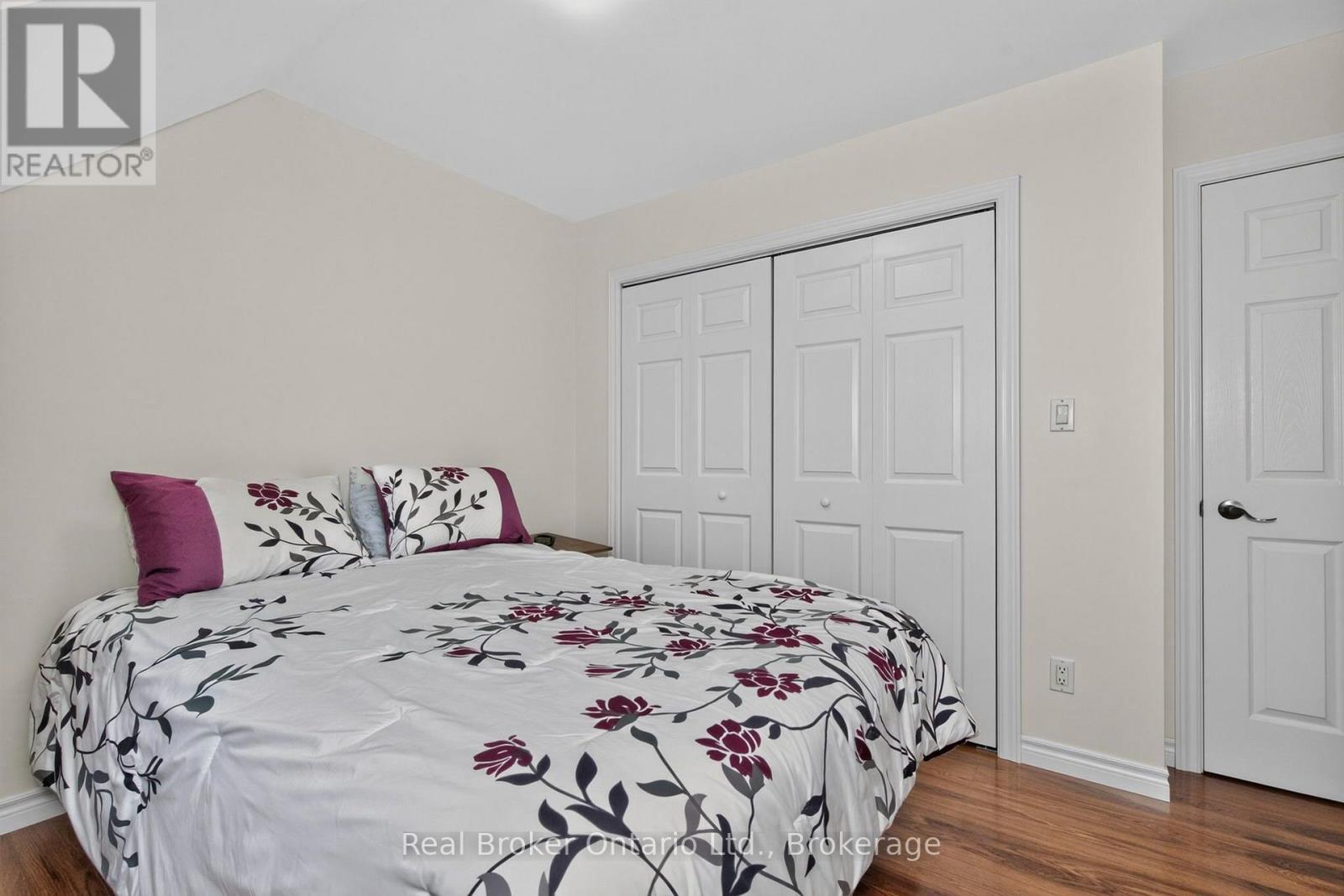 Bedroom 3 - 150 Lafontaine Road E, Tiny, ON - Indoor Photo Showing Bedroom