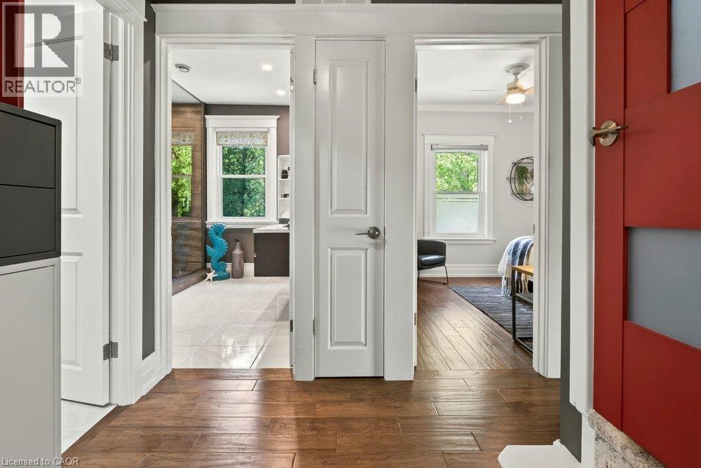 99 Hillcrest Avenue, Hamilton, ON - Indoor Photo Showing Other Room
