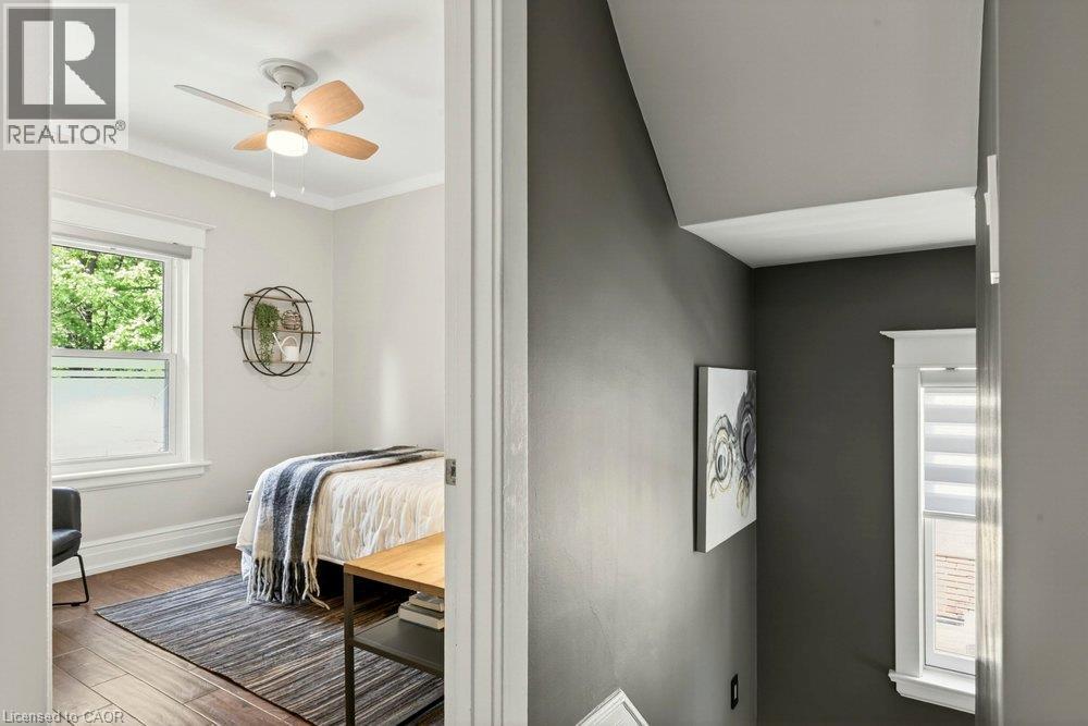 99 Hillcrest Avenue, Hamilton, ON - Indoor Photo Showing Other Room
