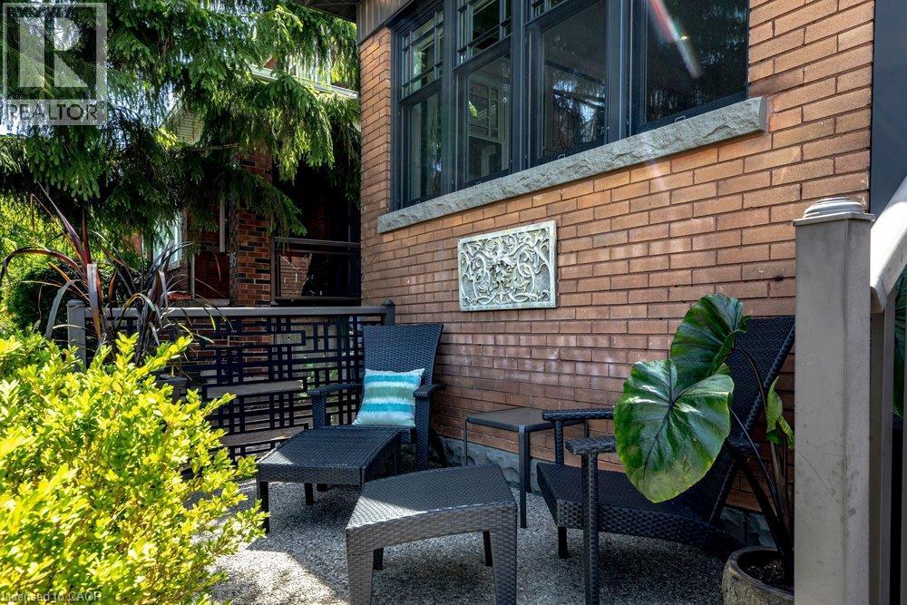 99 Hillcrest Avenue, Hamilton, ON - Outdoor With Deck Patio Veranda With Exterior