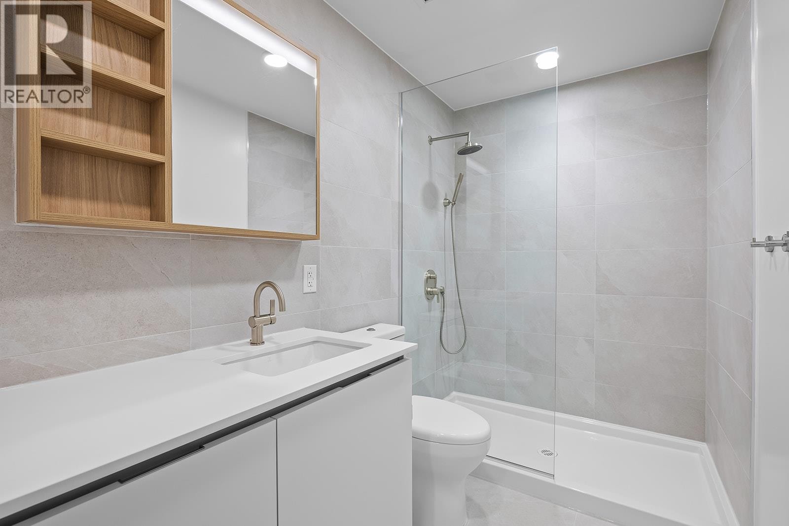 Primary Bathroom - 2780 Olalla Road Unit# 201, West Kelowna, BC - Indoor Photo Showing Bathroom