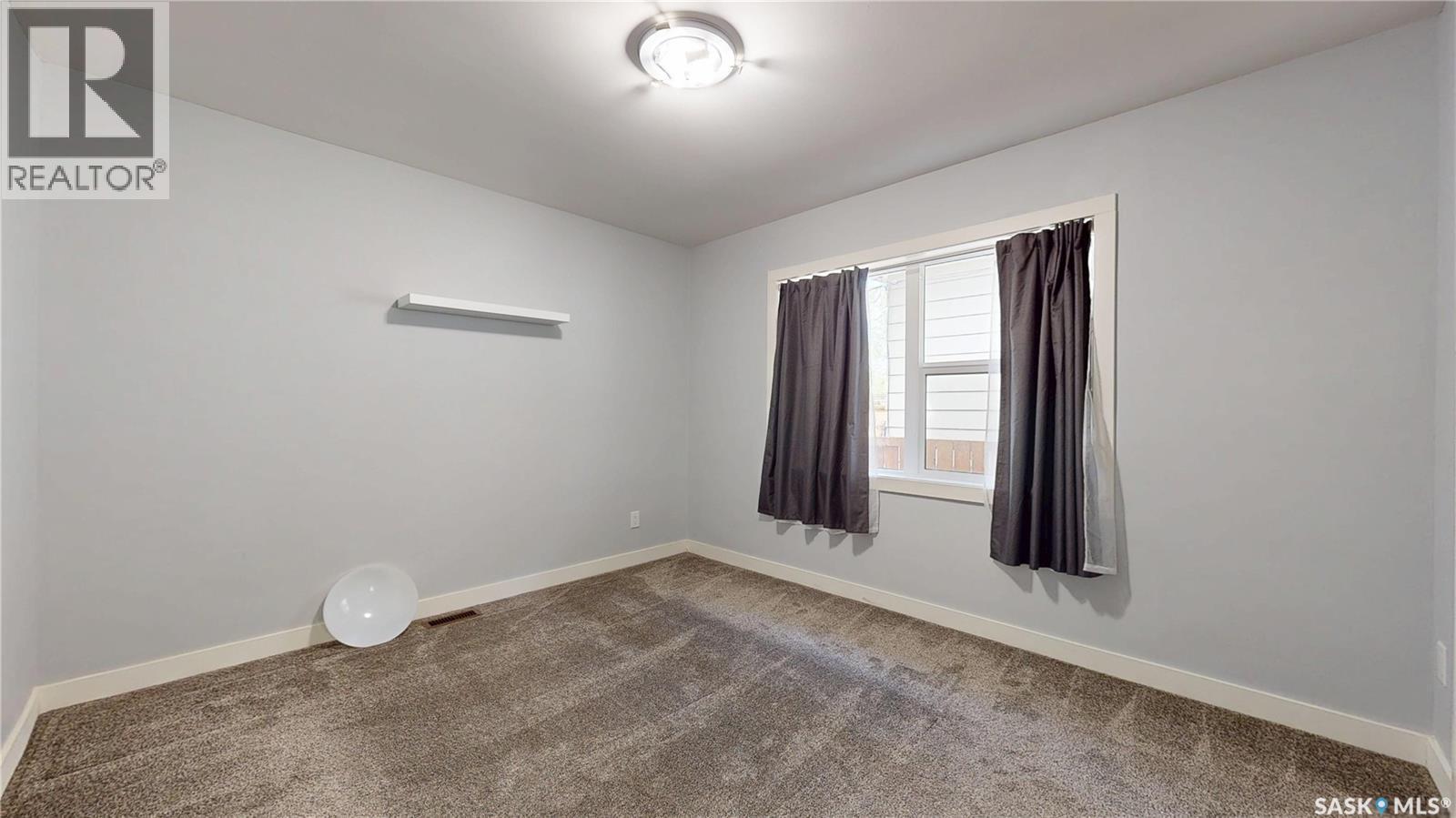 3231 Hill Avenue, Regina, SK - Indoor Photo Showing Other Room