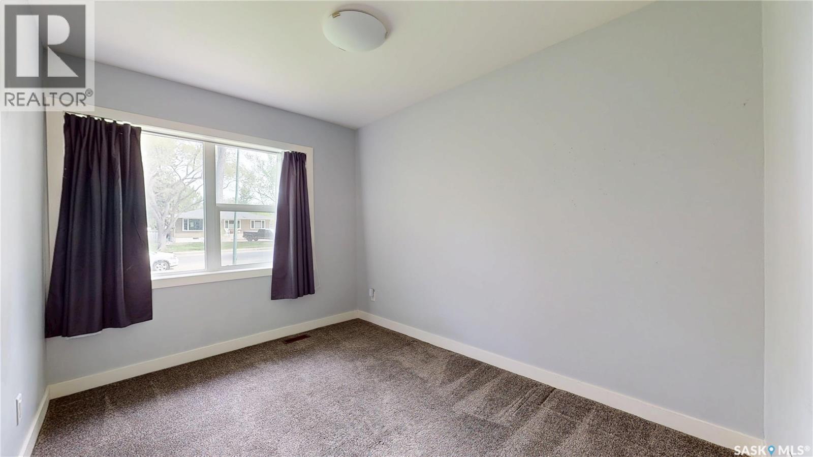 3231 Hill Avenue, Regina, SK - Indoor Photo Showing Other Room