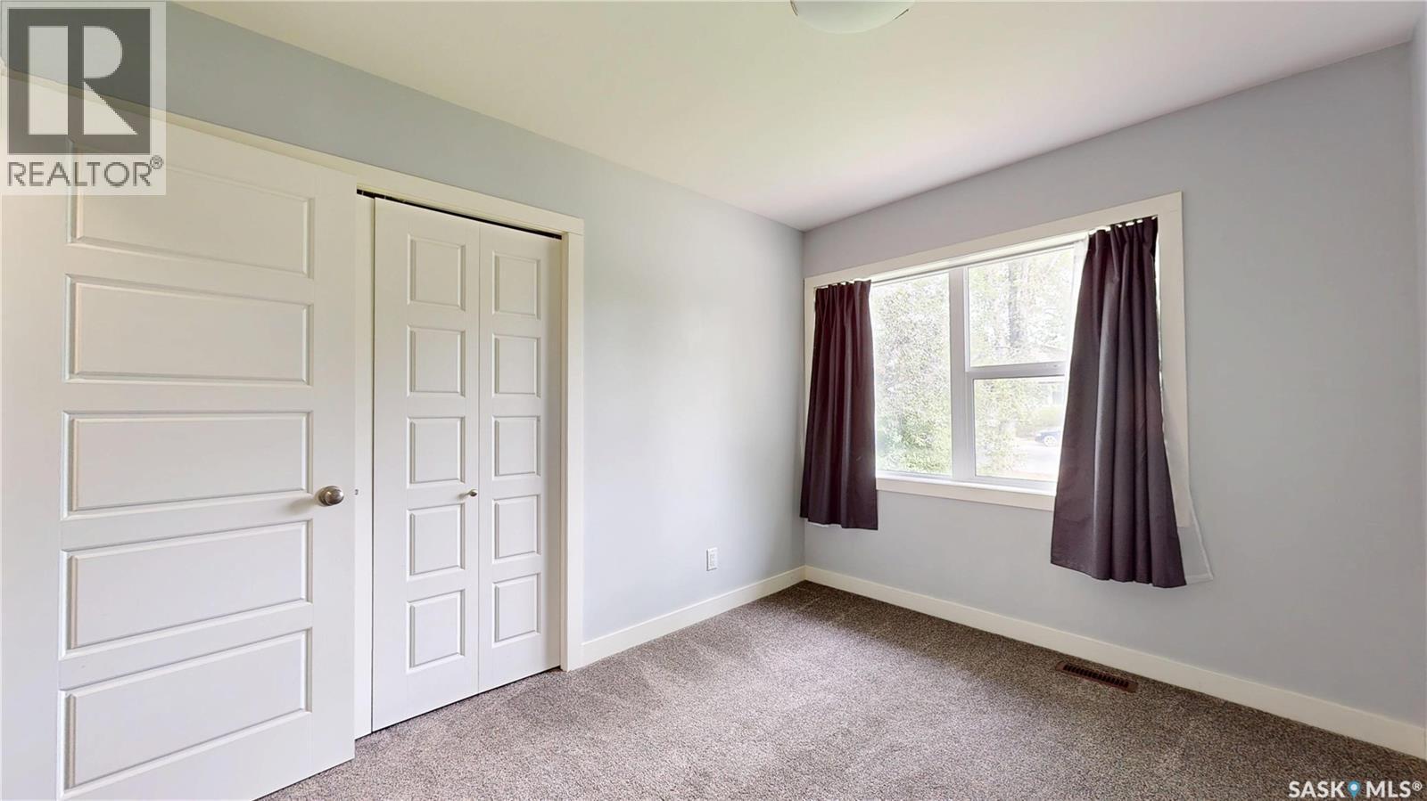 3231 Hill Avenue, Regina, SK - Indoor