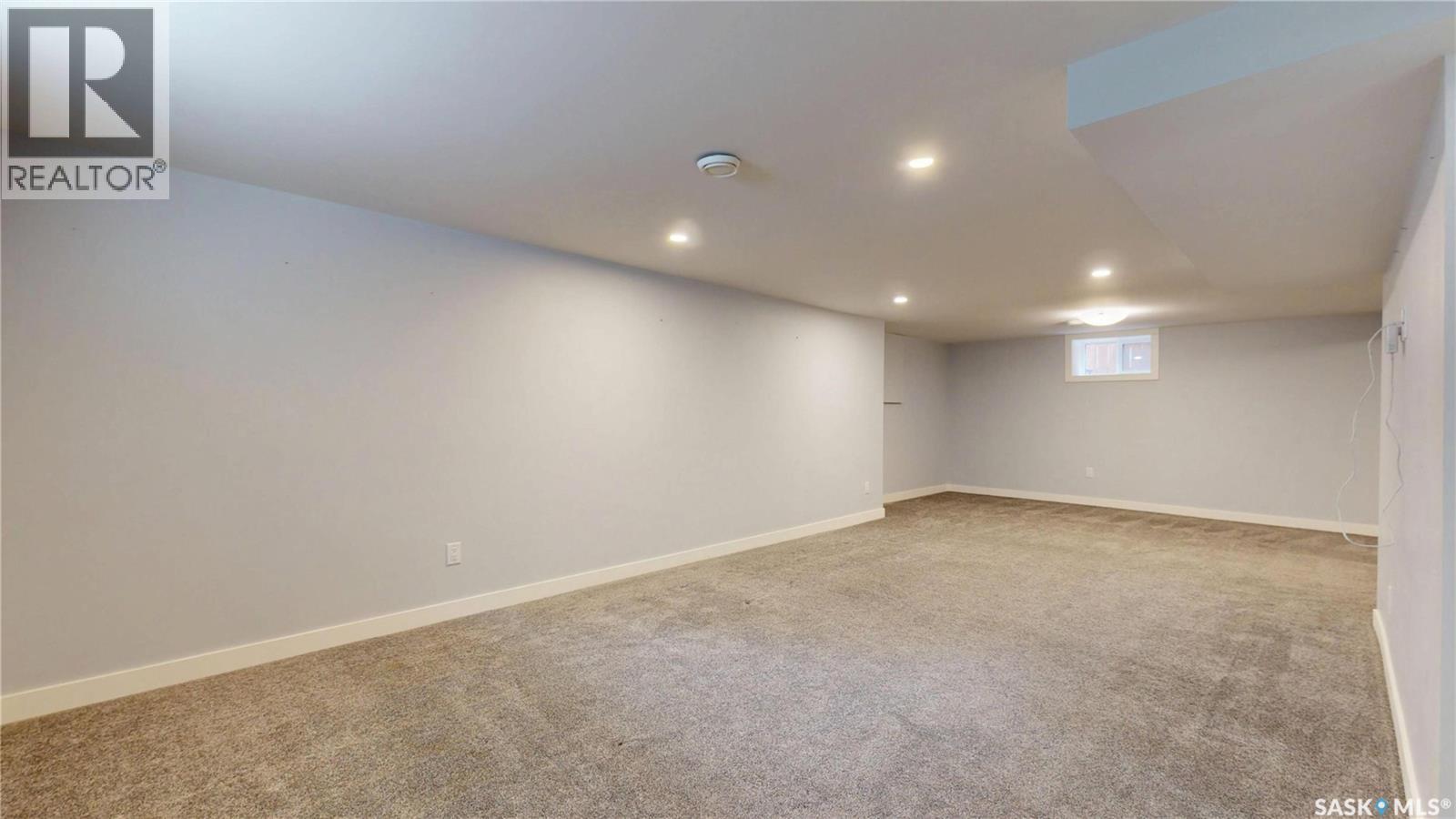 3231 Hill Avenue, Regina, SK - Indoor