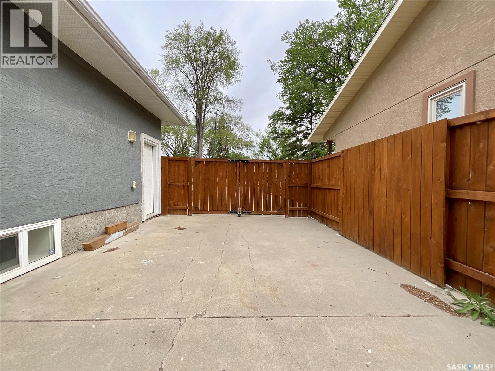3231 Hill Avenue, Regina, SK - Outdoor With Exterior