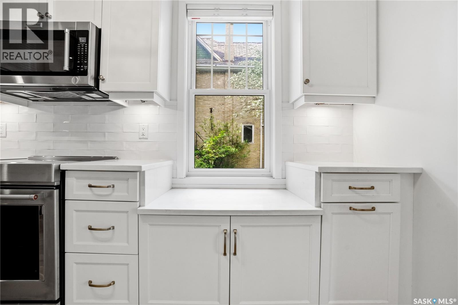 1706 15Th Avenue, Regina, SK - Indoor Photo Showing Kitchen