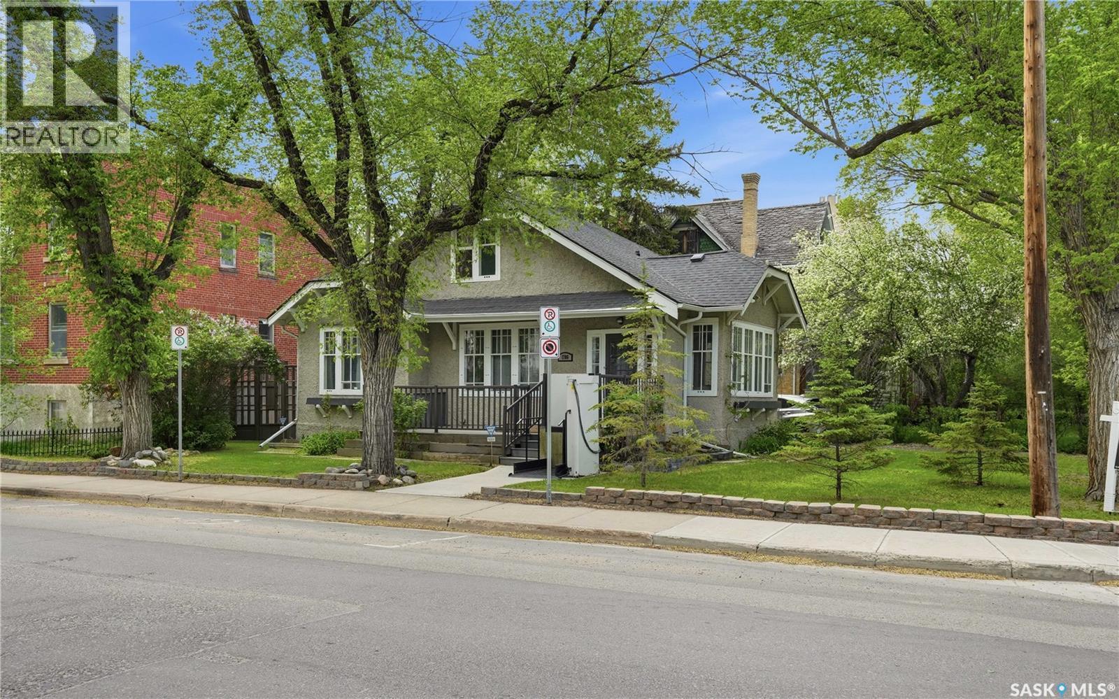 1706 15Th Avenue, Regina, SK - Outdoor With Facade