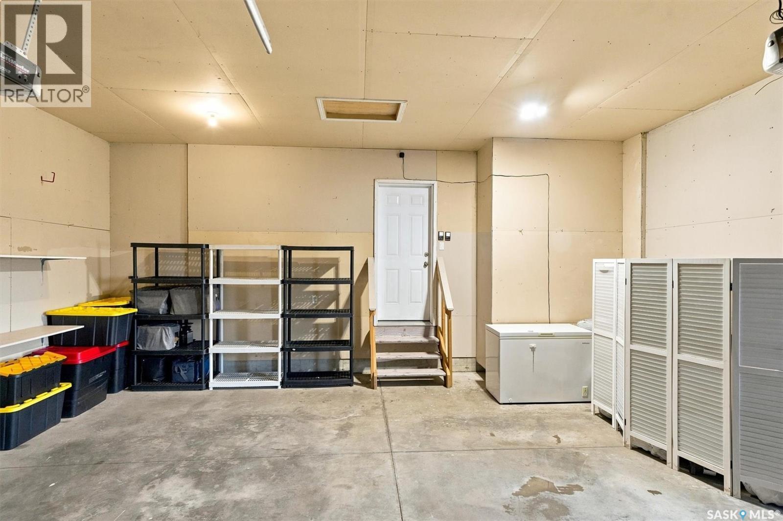 715 Bellmont Court, Saskatoon, SK - Indoor