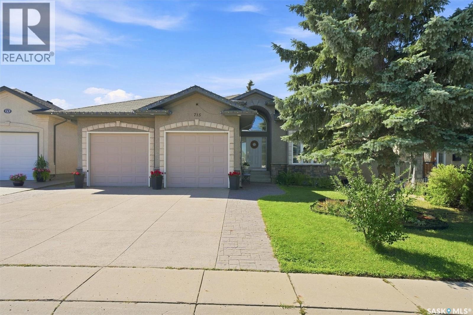 715 Bellmont Court, Saskatoon, SK - Outdoor