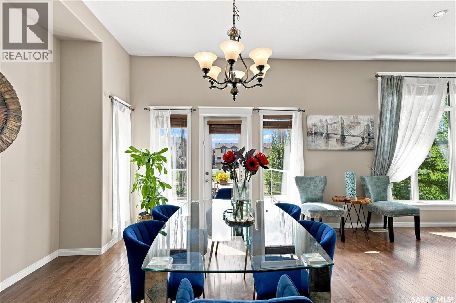 715 Bellmont Court, Saskatoon, SK - Indoor Photo Showing Dining Room