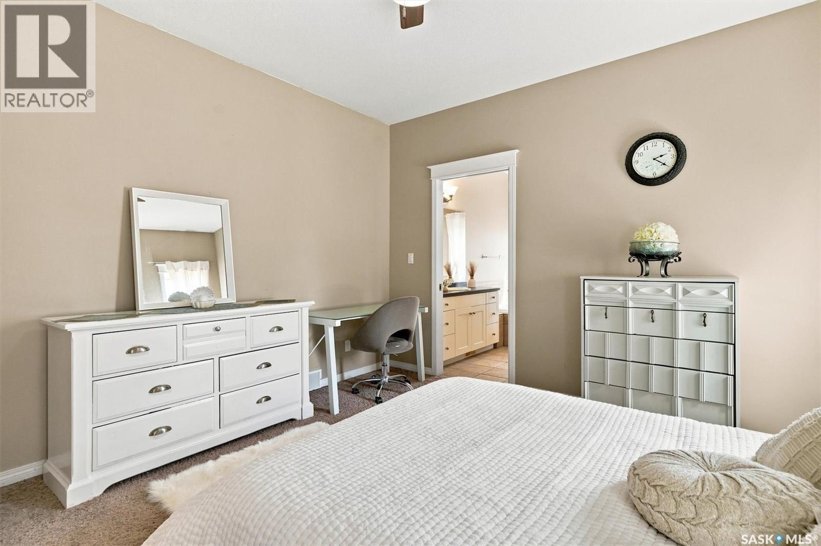 715 Bellmont Court, Saskatoon, SK - Indoor Photo Showing Bedroom