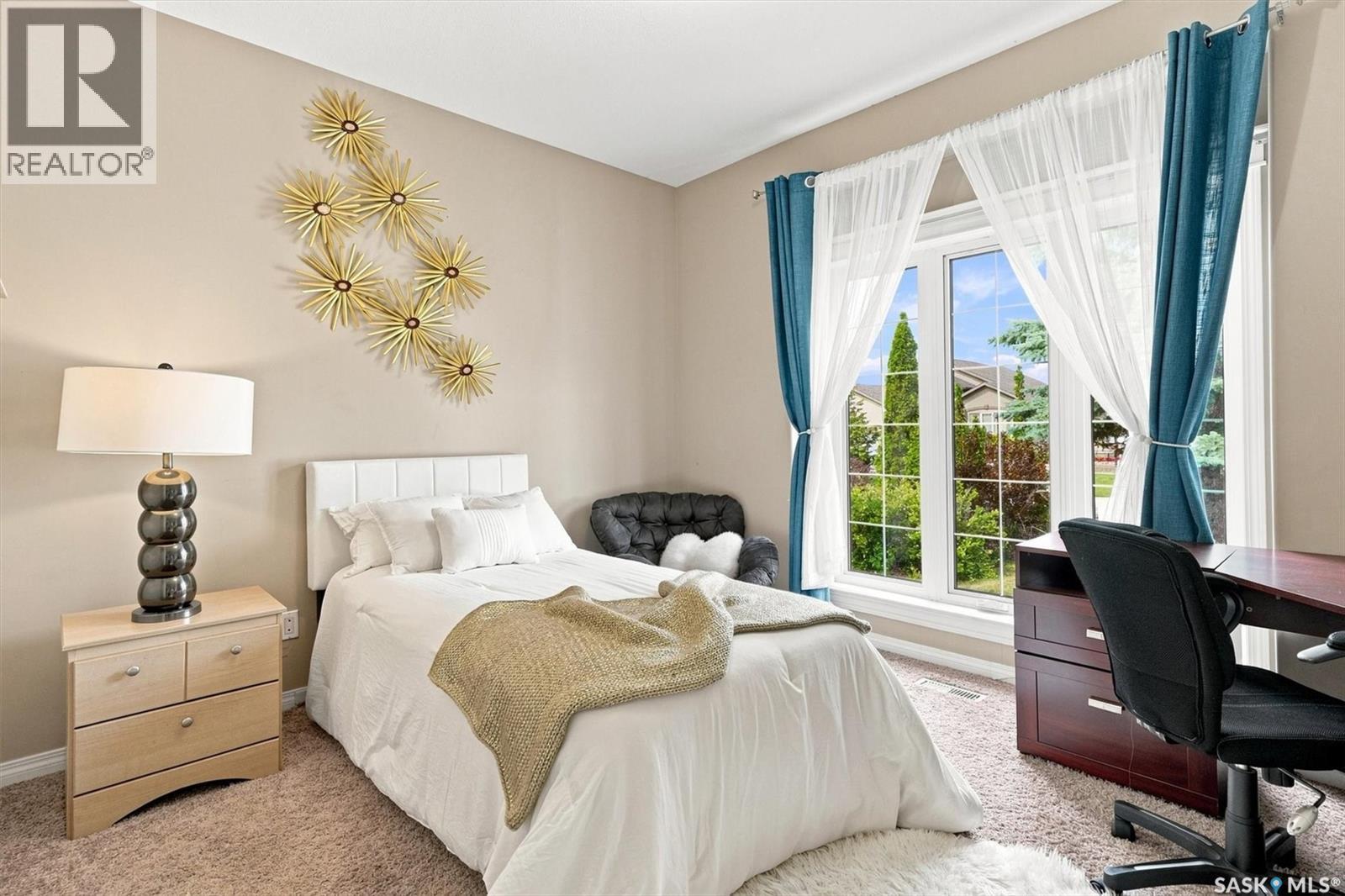 715 Bellmont Court, Saskatoon, SK - Indoor Photo Showing Bedroom