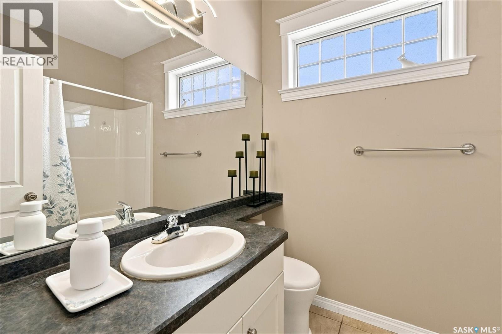 715 Bellmont Court, Saskatoon, SK - Indoor Photo Showing Bathroom