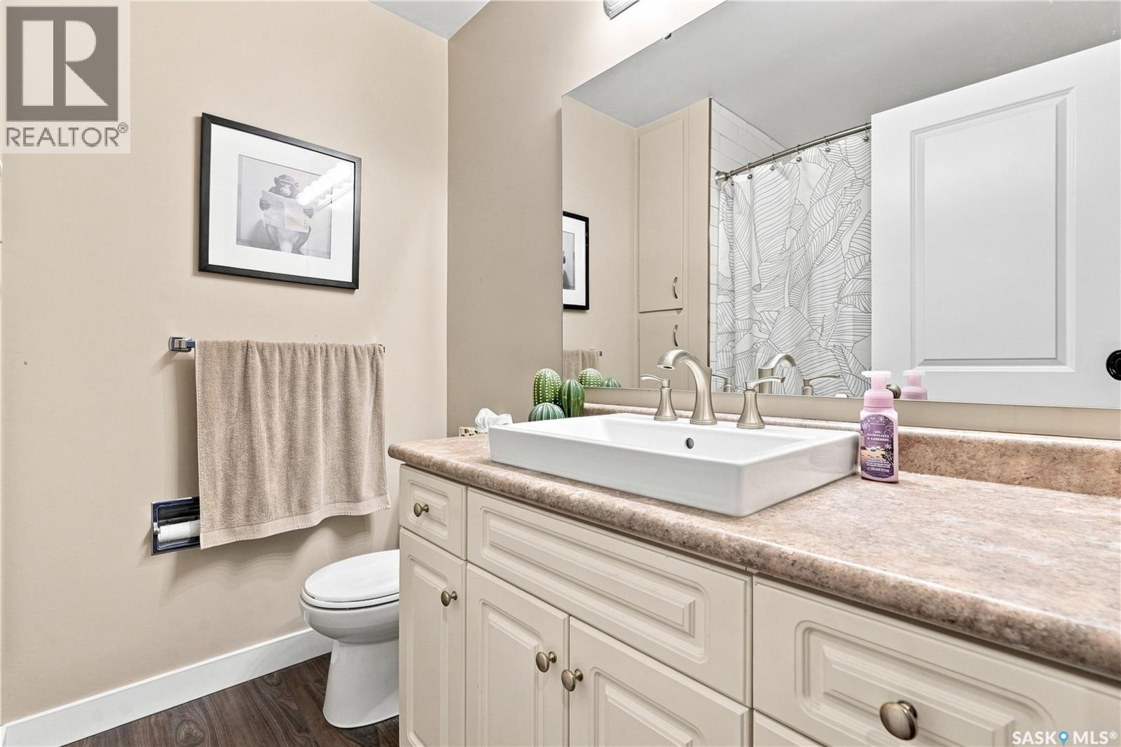 29 Everett Crescent, Regina, SK - Indoor Photo Showing Bathroom
