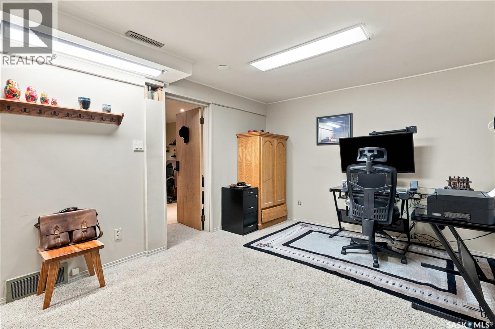29 Everett Crescent, Regina, SK - Indoor Photo Showing Other Room