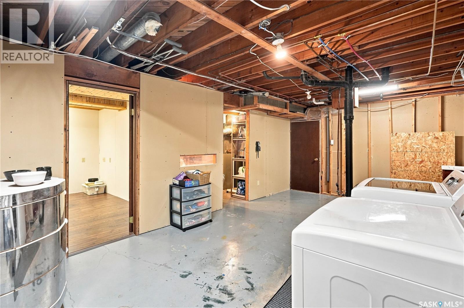 29 Everett Crescent, Regina, SK - Indoor Photo Showing Other Room