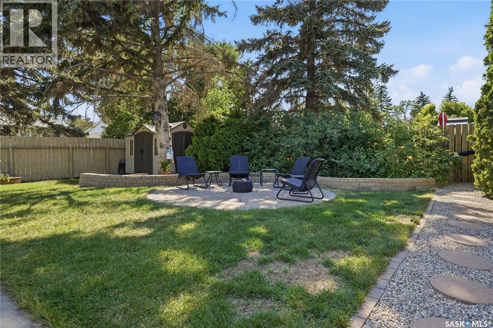 29 Everett Crescent, Regina, SK - Outdoor With Backyard