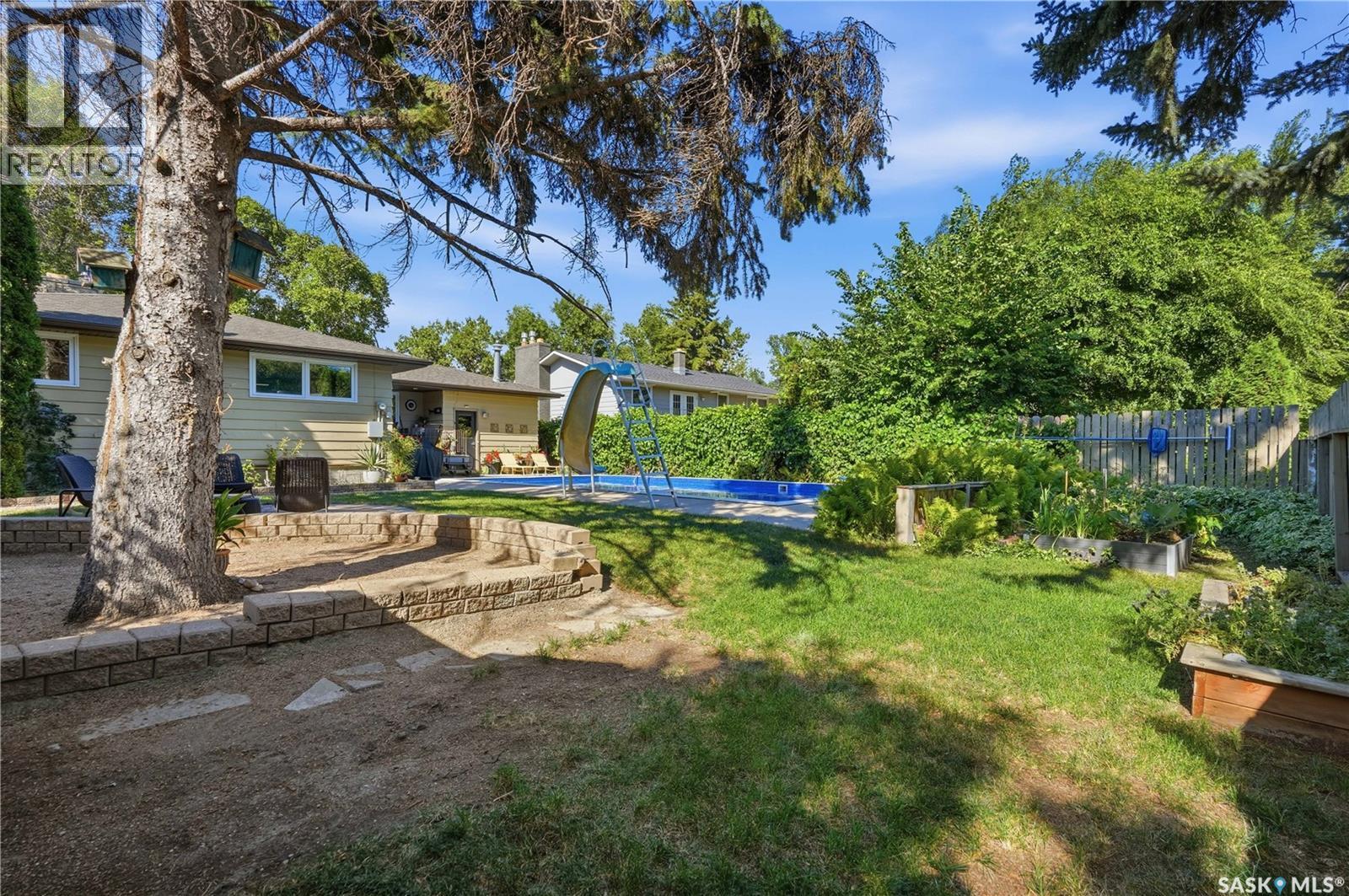 29 Everett Crescent, Regina, SK - Outdoor