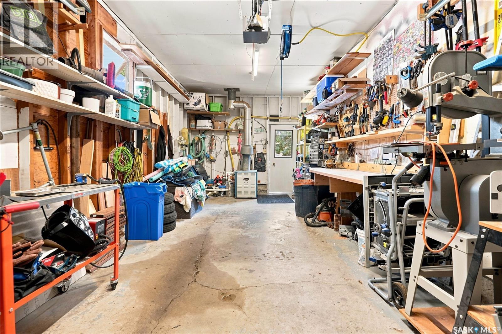 29 Everett Crescent, Regina, SK - Indoor