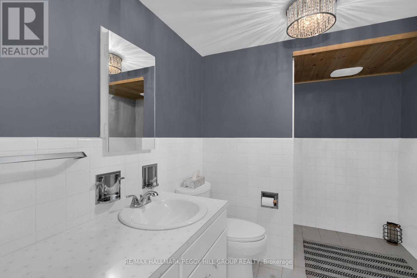 1863 Tiny Beaches Road S, Tiny, ON - Indoor Photo Showing Bathroom