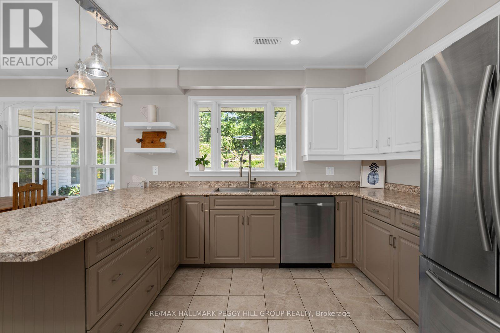 1863 Tiny Beaches Road S, Tiny, ON - Indoor Photo Showing Kitchen
