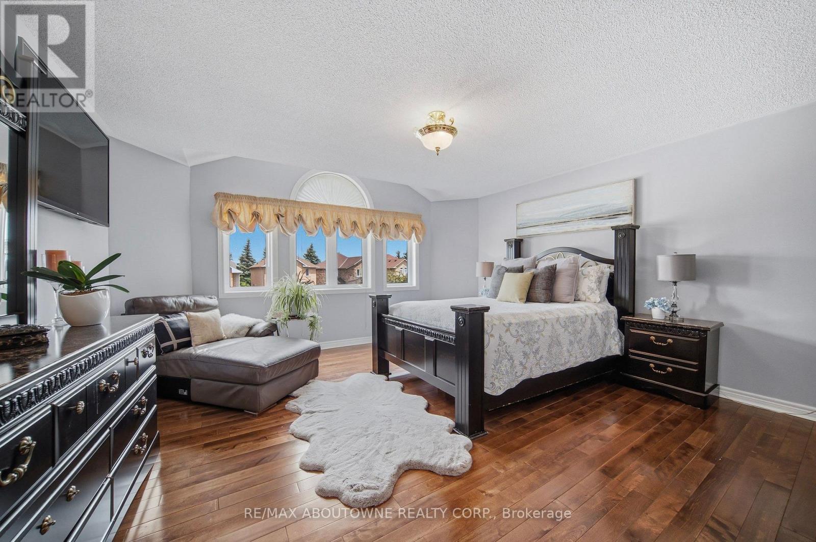 5184 Red Brush Drive, Mississauga, ON - Indoor Photo Showing Bedroom
