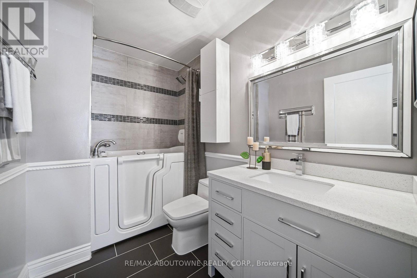 5184 Red Brush Drive, Mississauga, ON - Indoor