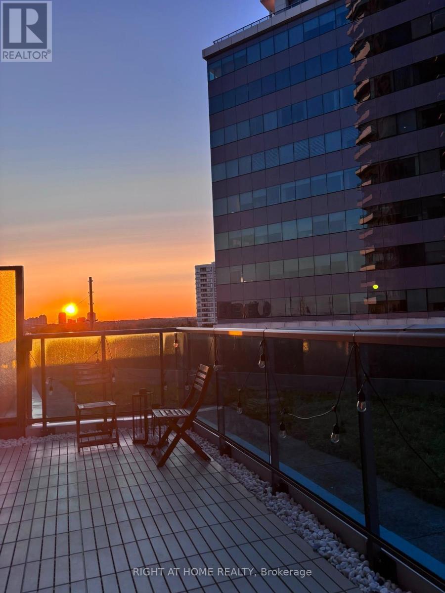 306 - 7171 Yonge Street, Markham, ON - Outdoor