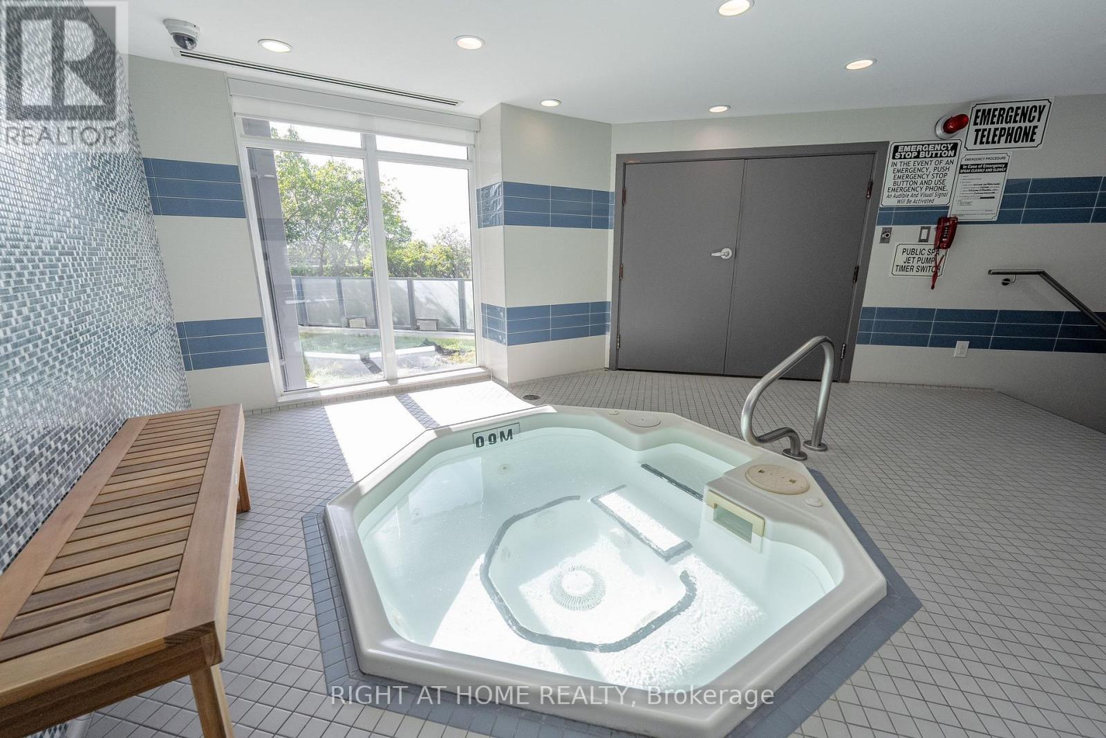 306 - 7171 Yonge Street, Markham, ON - Indoor Photo Showing Other Room