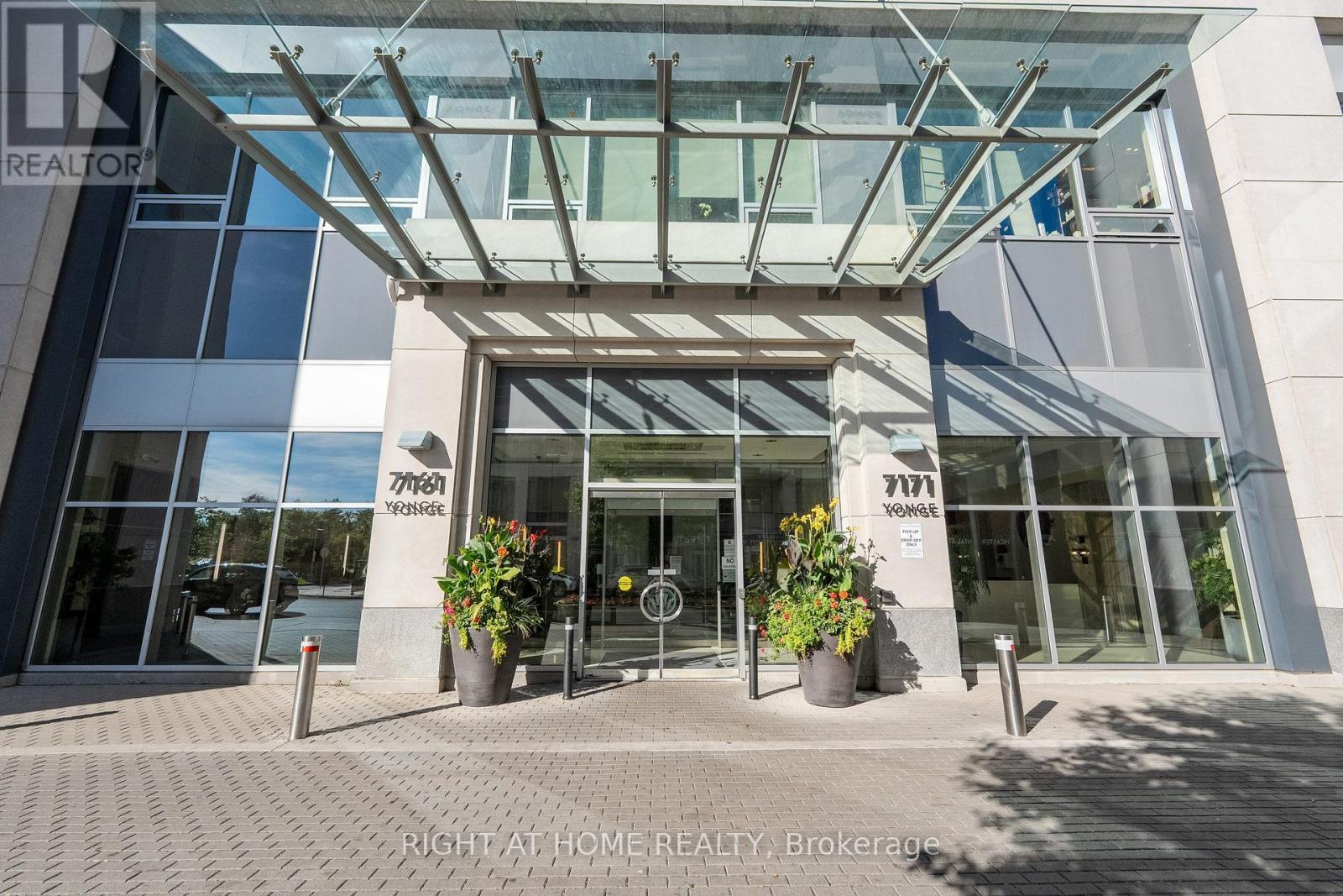 306 - 7171 Yonge Street, Markham, ON - Outdoor