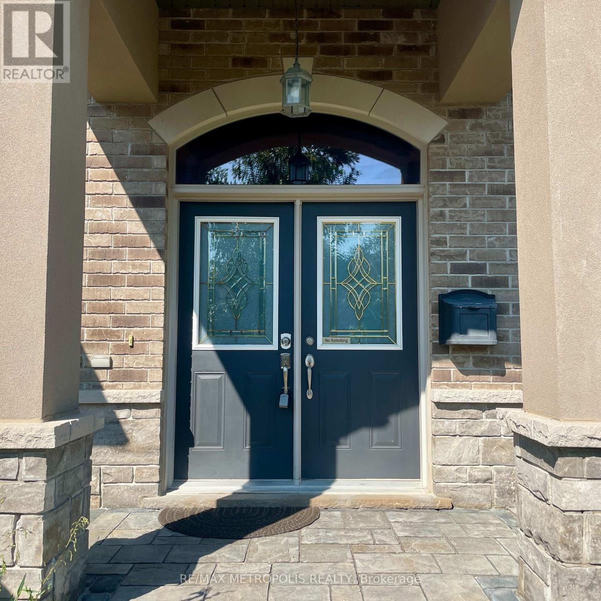2 Doon Creek Street, Kitchener, ON -