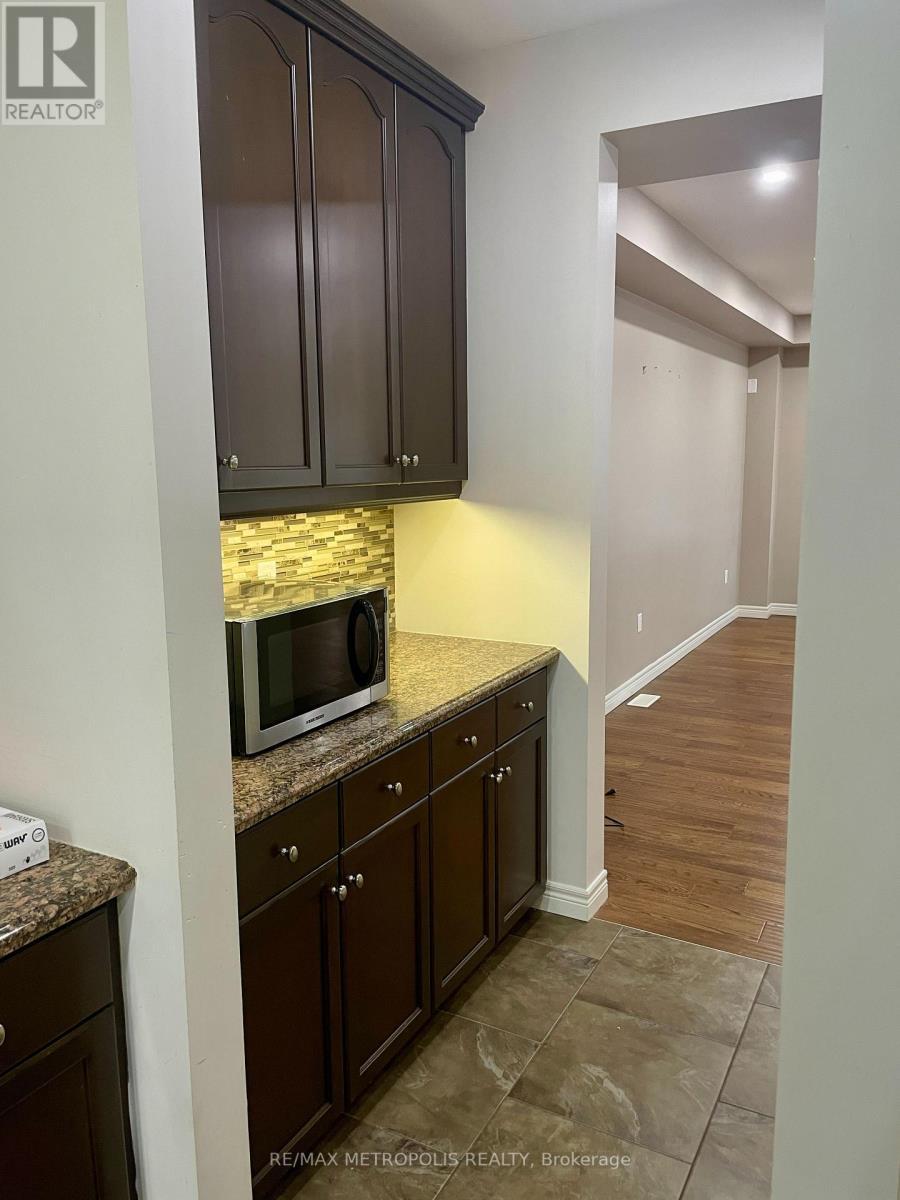 2 Doon Creek Street, Kitchener, ON - Indoor Photo Showing Other Room