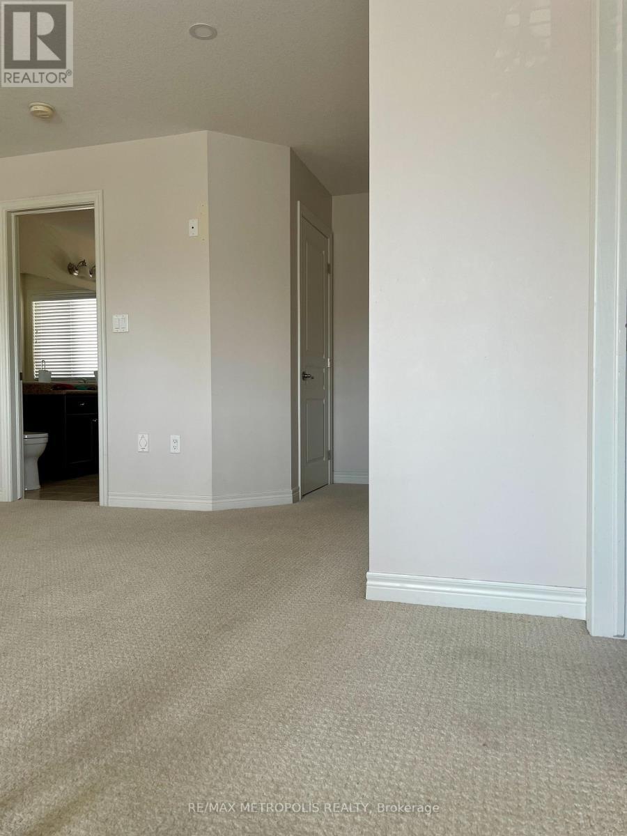 2 Doon Creek Street, Kitchener, ON - Indoor Photo Showing Other Room