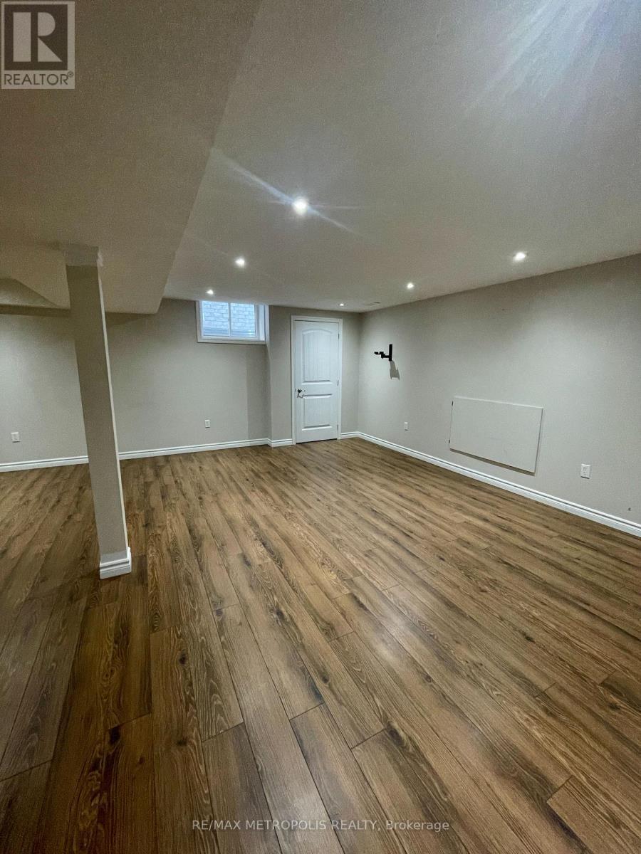 2 Doon Creek Street, Kitchener, ON - Indoor
