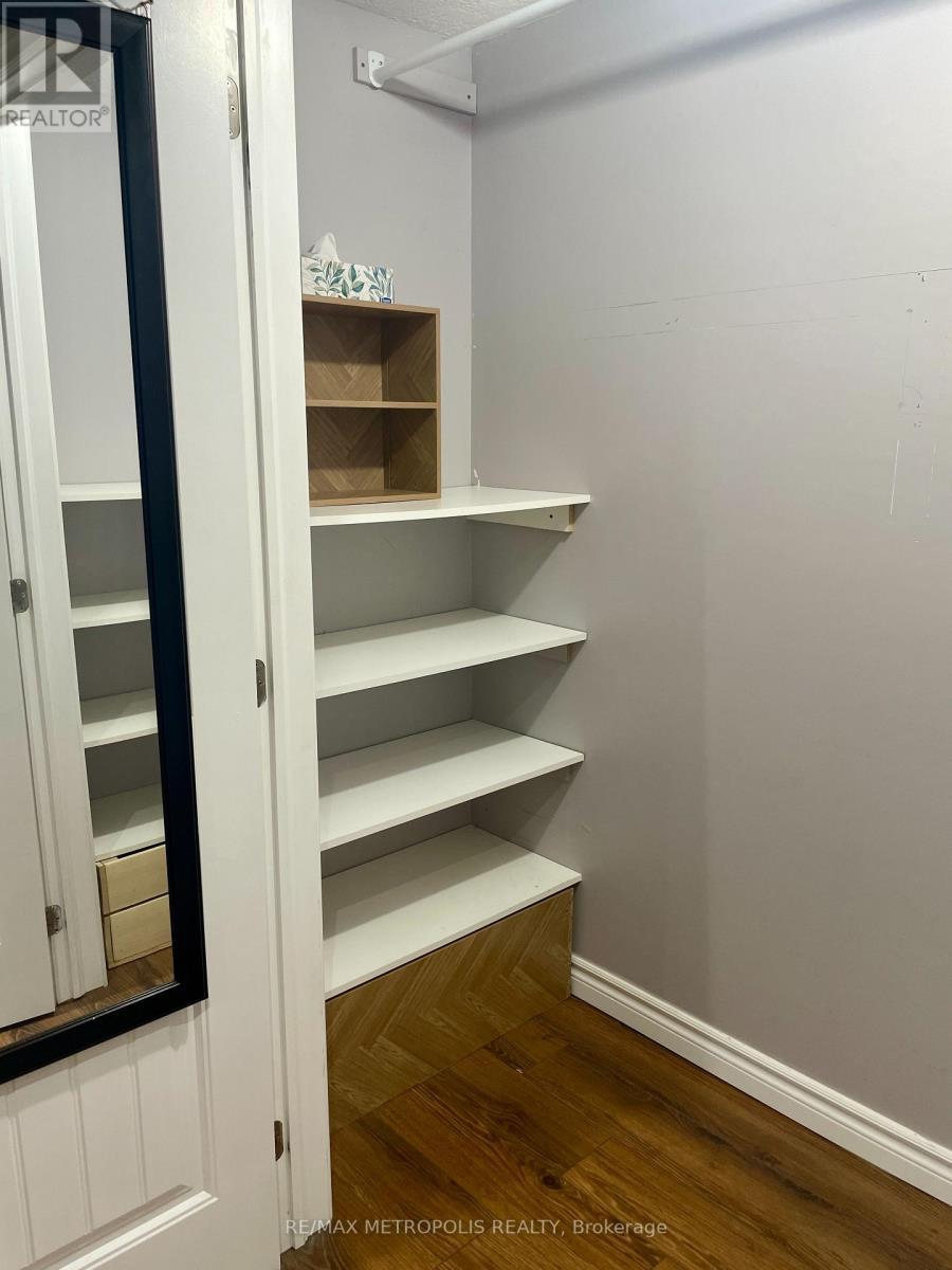2 Doon Creek Street, Kitchener, ON - Indoor