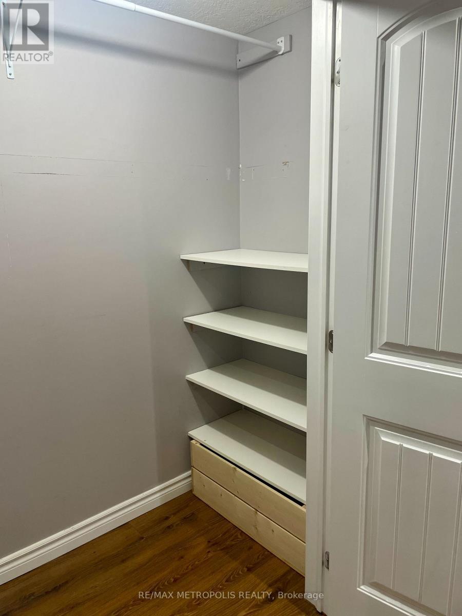 2 Doon Creek Street, Kitchener, ON - Indoor