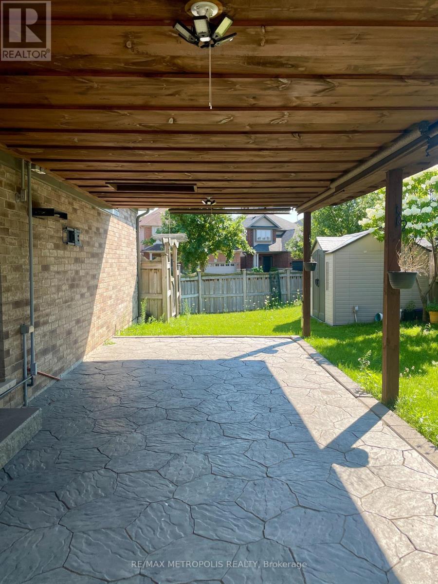 2 Doon Creek Street, Kitchener, ON - Outdoor