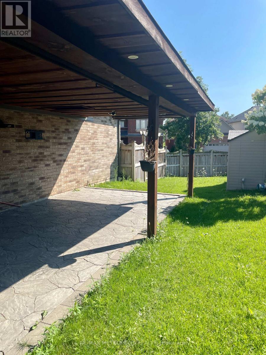 2 Doon Creek Street, Kitchener, ON - Outdoor
