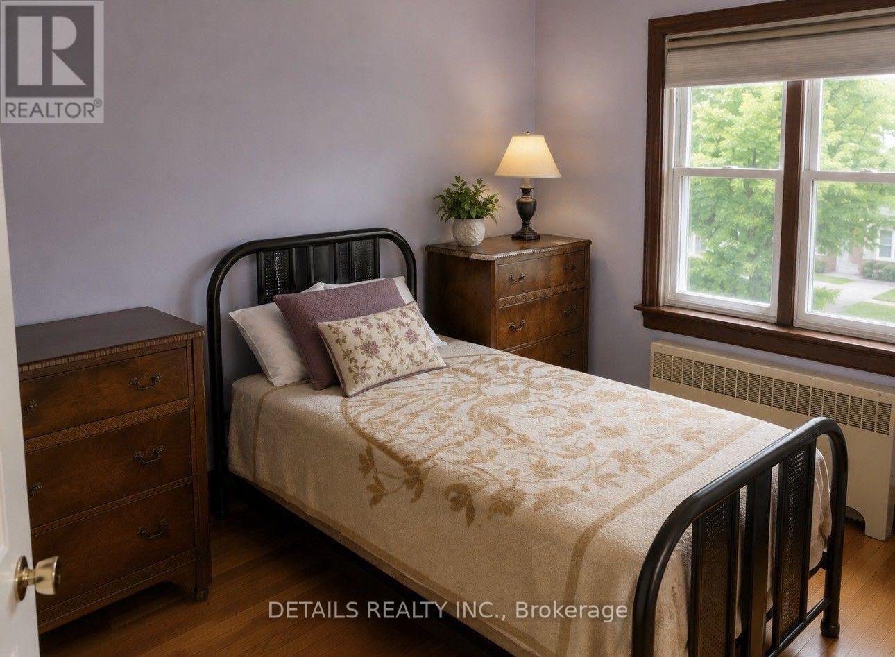 Bedroom 2 - Main Level - 88 Helena Street, Ottawa, ON - Indoor Photo Showing Bedroom