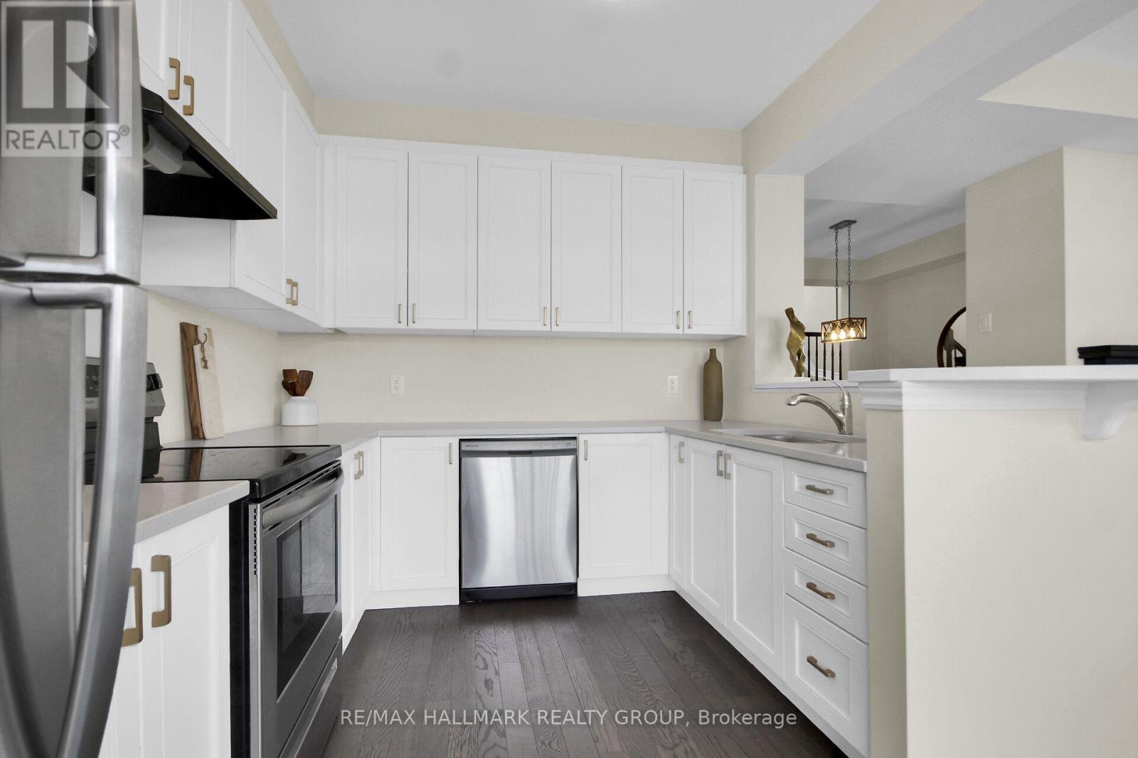 207 Willow Aster Circle, Ottawa, ON - Indoor Photo Showing Kitchen With Stainless Steel Kitchen