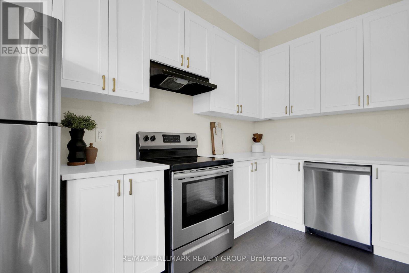207 Willow Aster Circle, Ottawa, ON - Indoor Photo Showing Kitchen With Stainless Steel Kitchen