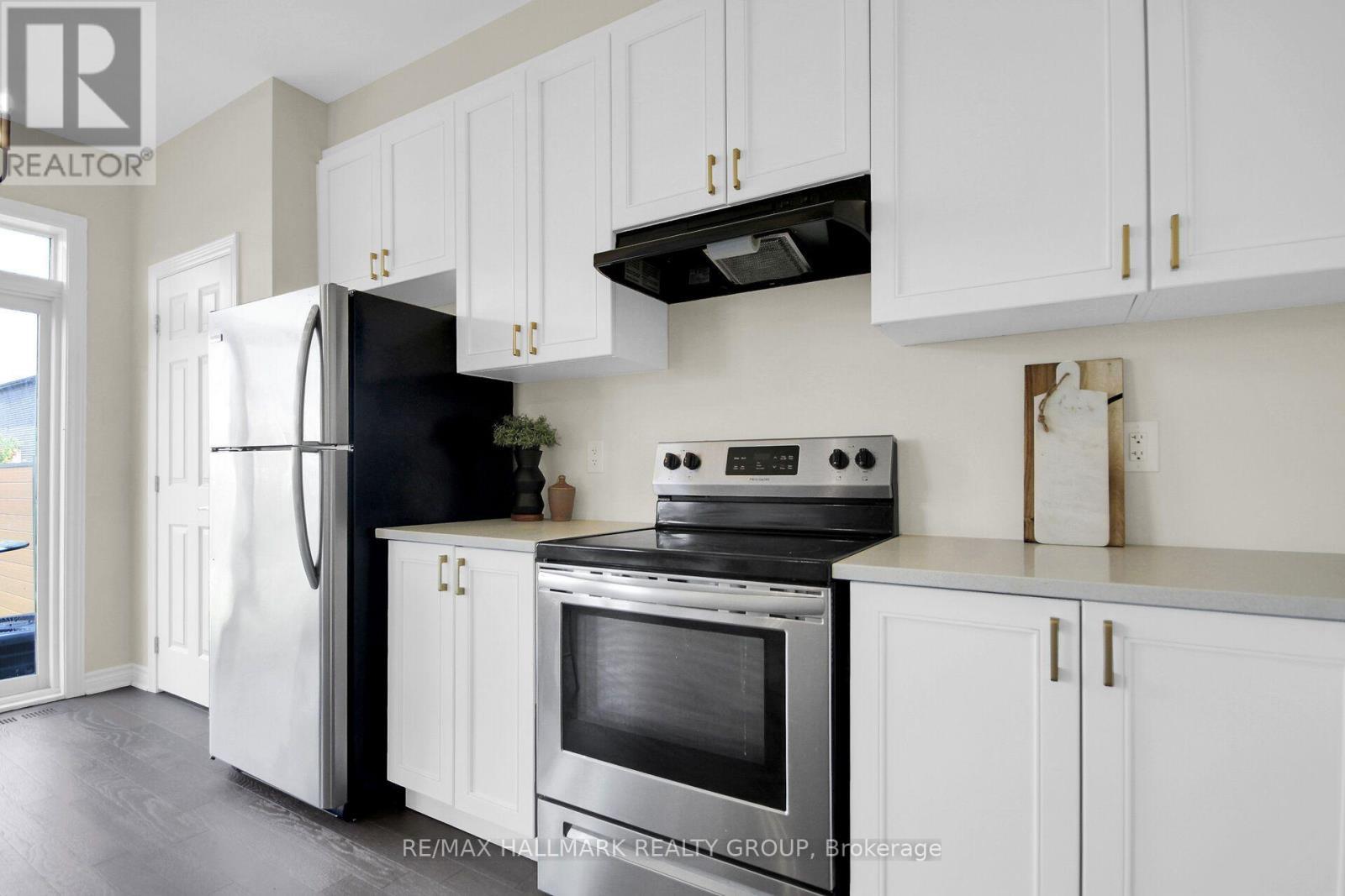 207 Willow Aster Circle, Ottawa, ON - Indoor Photo Showing Kitchen