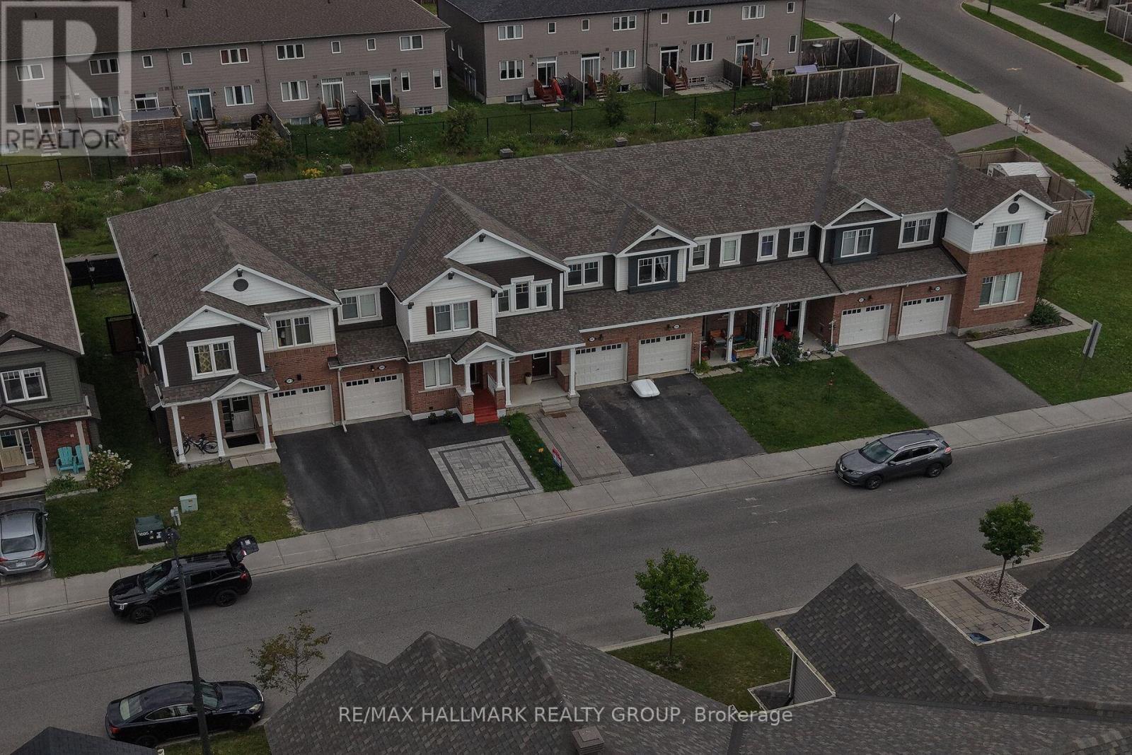 207 Willow Aster Circle, Ottawa, ON - Outdoor With Facade
