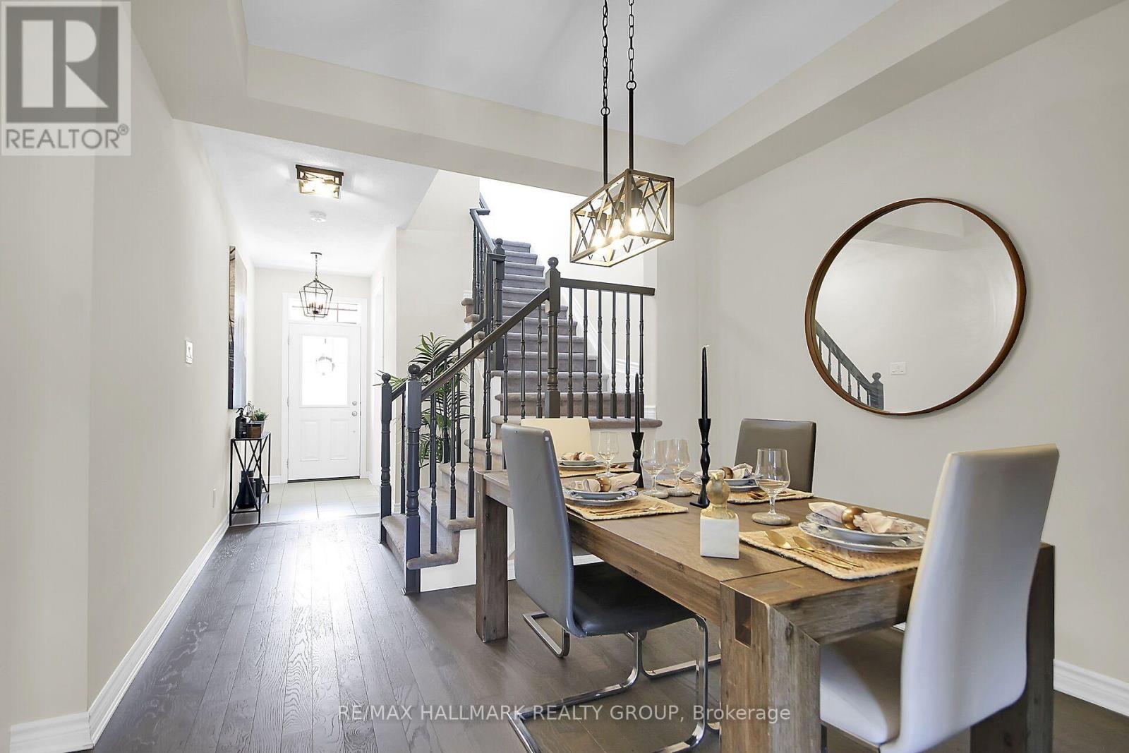 207 Willow Aster Circle, Ottawa, ON - Indoor Photo Showing Dining Room